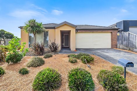 Property photo of 1 Greenview Court Cranbourne North VIC 3977