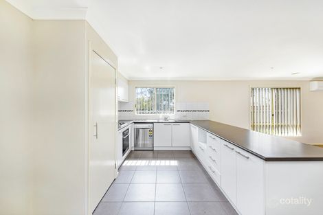 Property photo of 1 Greenview Court Cranbourne North VIC 3977