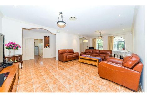 Property photo of 42 Arun Drive Arundel QLD 4214