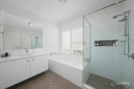 Property photo of 33 Kingfisher Drive Fletcher NSW 2287