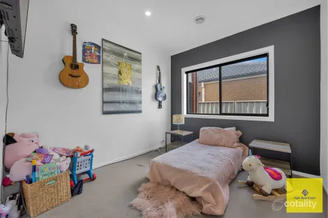 Property photo of 26 Higgins Way Truganina VIC 3029