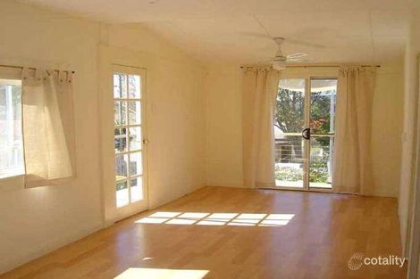 Property photo of 15 Nioka Avenue Point Clare NSW 2250