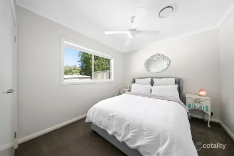 Property photo of 33 Kingfisher Drive Fletcher NSW 2287