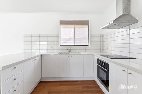 Property photo of 2/1 Olympic Parade Kangaroo Flat VIC 3555