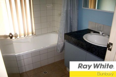 Property photo of 6 Larsson Place Usher WA 6230