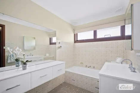 Property photo of 25 Hampton Road Sylvania Waters NSW 2224