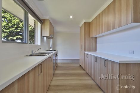 84 King Arthur Dr, Glen Waverley, VIC 3150