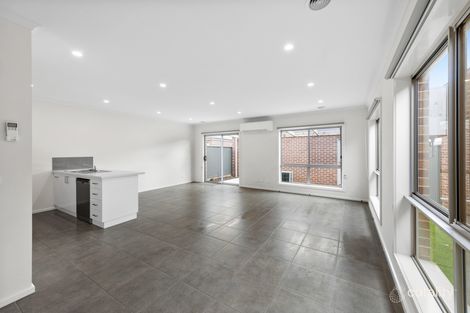 Property photo of 5 Ewart Close Lucas VIC 3350