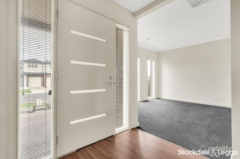 Property photo of 18 Ajana Drive Craigieburn VIC 3064