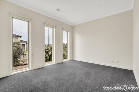 Property photo of 18 Ajana Drive Craigieburn VIC 3064