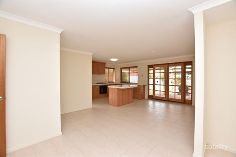 Property photo of 16 Waterlily Close Huntingdale WA 6110