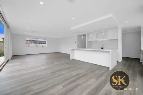 Property photo of 13 Welshie Street Thornhill Park VIC 3335