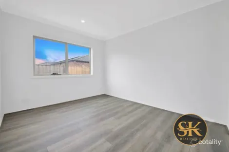 Property photo of 13 Welshie Street Thornhill Park VIC 3335