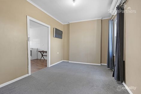 Property photo of 4 Midlow Road Elizabeth Downs SA 5113
