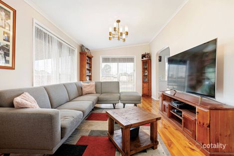 Property photo of 26 Hinkler Avenue Sebastopol VIC 3356