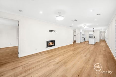Property photo of 7 Windermere Parade Doreen VIC 3754