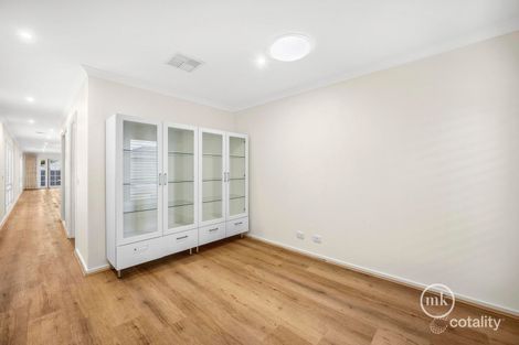 Property photo of 7 Windermere Parade Doreen VIC 3754