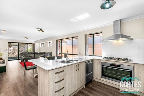 Property photo of 35 Panozza Circle Maddington WA 6109