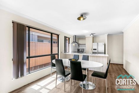 Property photo of 35 Panozza Circle Maddington WA 6109