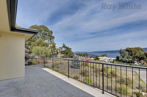 Property photo of 1/636 Oceana Drive Tranmere TAS 7018