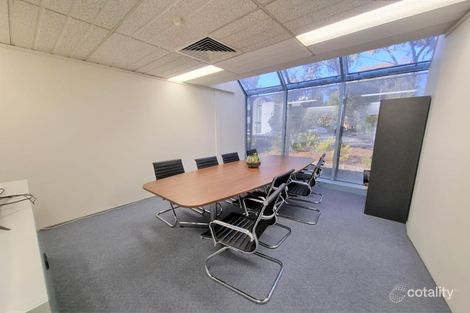 32 Thesiger Ct, Deakin, ACT 2600