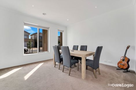 Property photo of 8 Broadbeach Circuit Point Cook VIC 3030
