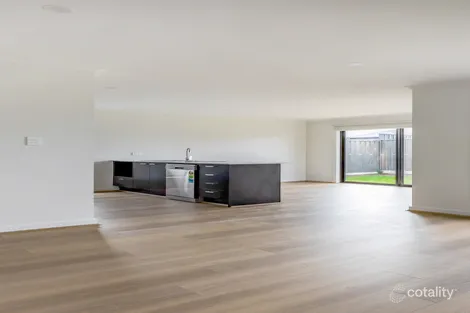 Property photo of 2 Hastwell Drive Munno Para Downs SA 5115