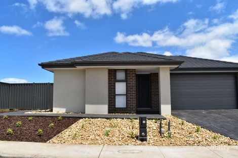 32 Genevieve Cct, Cranbourne East, VIC 3977