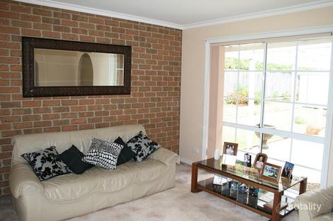 Property photo of 19 Patricia Way Woodend VIC 3442