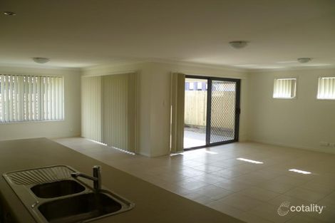 Property photo of 53 Higgs Circuit Wynnum West QLD 4178