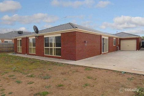 Property photo of 16 Wattle Valley Drive Hillside VIC 3037