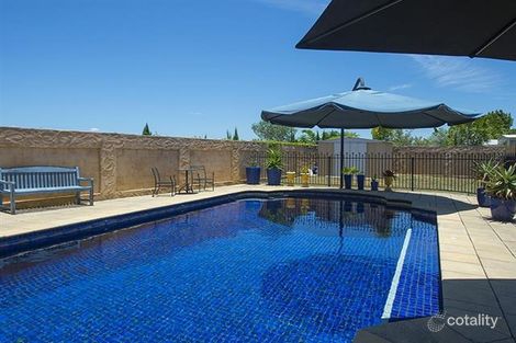 Property photo of 26 Fairbairn Place Clinton QLD 4680