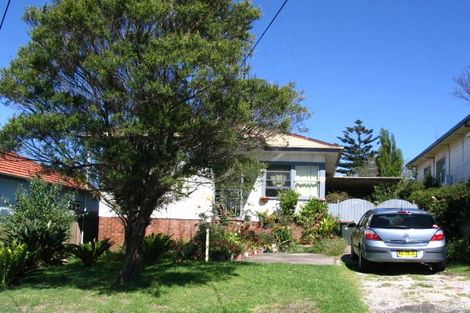 10 Hill St, Mount Saint Thomas, NSW 2500