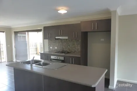 Property photo of 2/33 Parklea Way Tarneit VIC 3029
