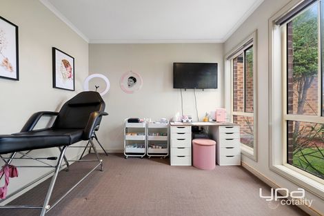 Property photo of 2/8 Ridgeway Melton West VIC 3337