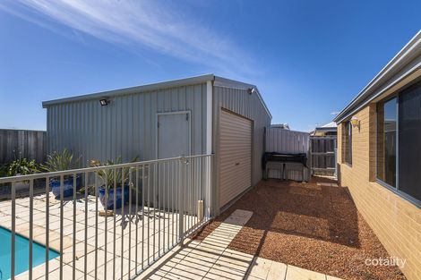 Property photo of 27 Grasshill Grange Halls Head WA 6210