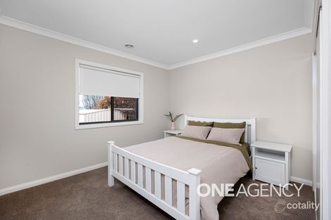 13 Whitten Ave, Boorooma, NSW 2650