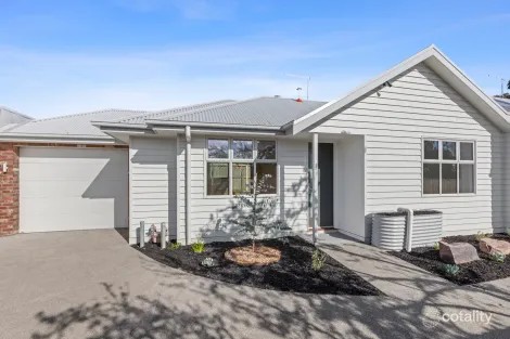 2/156 Ballarat Rd, Hamlyn Heights, VIC 3215
