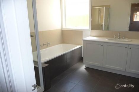 Property photo of 16 Gunghalin Drive Doreen VIC 3754
