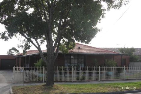 Property photo of 2 Grantham Parade St Albans VIC 3021