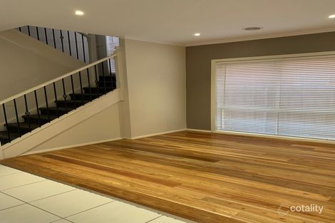 Property photo of 8 Lemon Gum Parade Bundoora VIC 3083