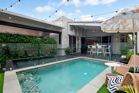 106 Seagull Ave, Mermaid Beach, QLD 4218