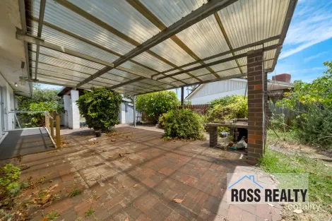 Property photo of 24 Farnham Way Morley WA 6062