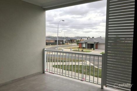 Property photo of 17 Nugget Way Cranbourne East VIC 3977