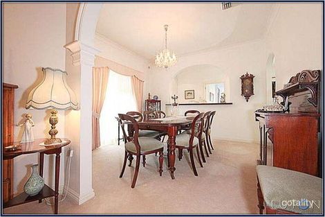 Property photo of 10 Hovell Street Griffith ACT 2603