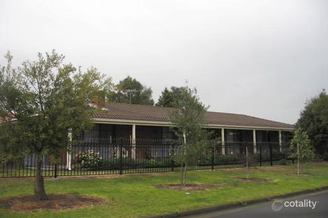 2 Gunbower Cres, Meadow Heights, VIC 3048