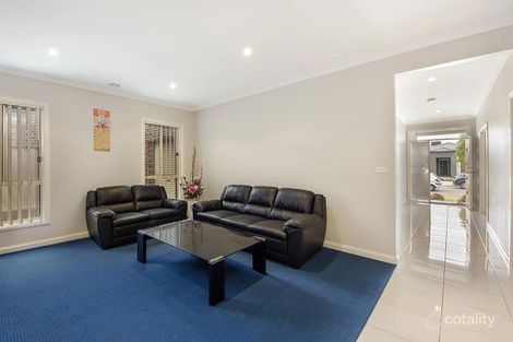 Property photo of 18 Cunningham Chase Burnside Heights VIC 3023