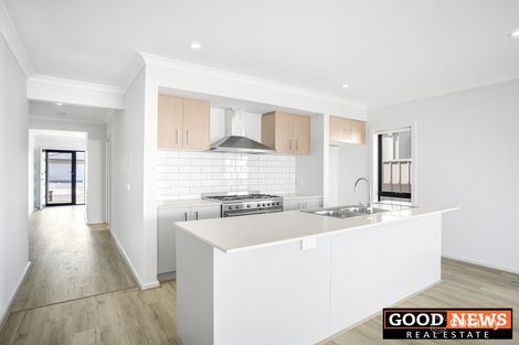 Property photo of 11 Willsher Walk Wyndham Vale VIC 3024
