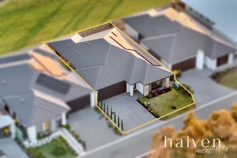 Property photo of 16 Liquidambar Way Henley Brook WA 6055