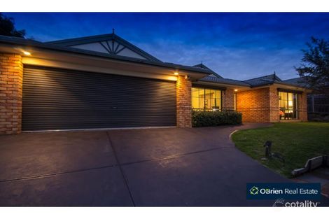 16 Gracehill Mews, Cranbourne, VIC 3977
